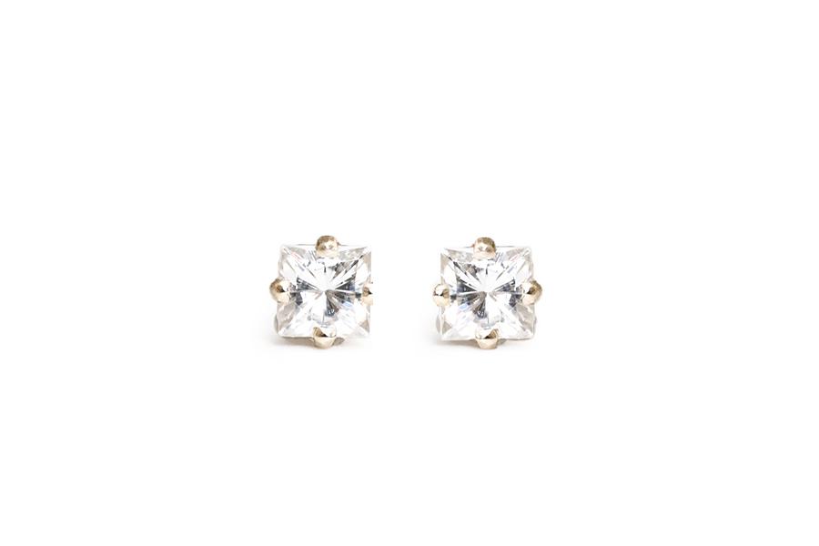 That sparkle on sale princess cut studs