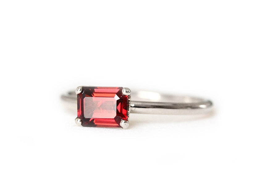 Bella Garnet Ring Andrea Bonelli Jewelry 