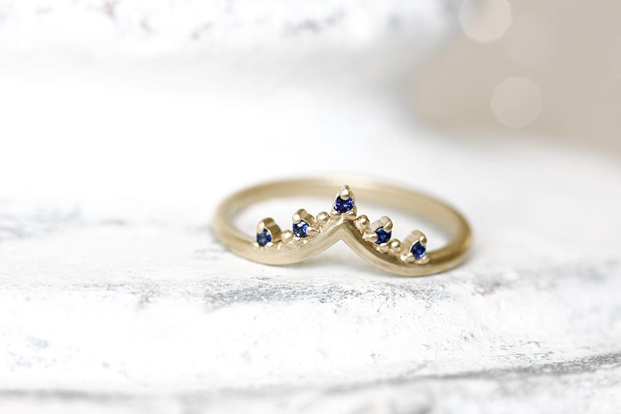 Crown Creste Sapphire Ring Andrea Bonelli 