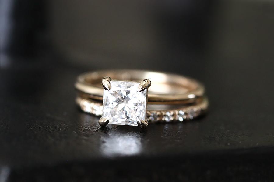 Suri Moissanite Ring 6mm Andrea Bonelli 