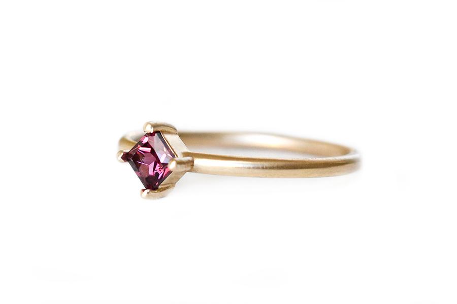 Tavi Garnet Ring Andrea Bonelli 