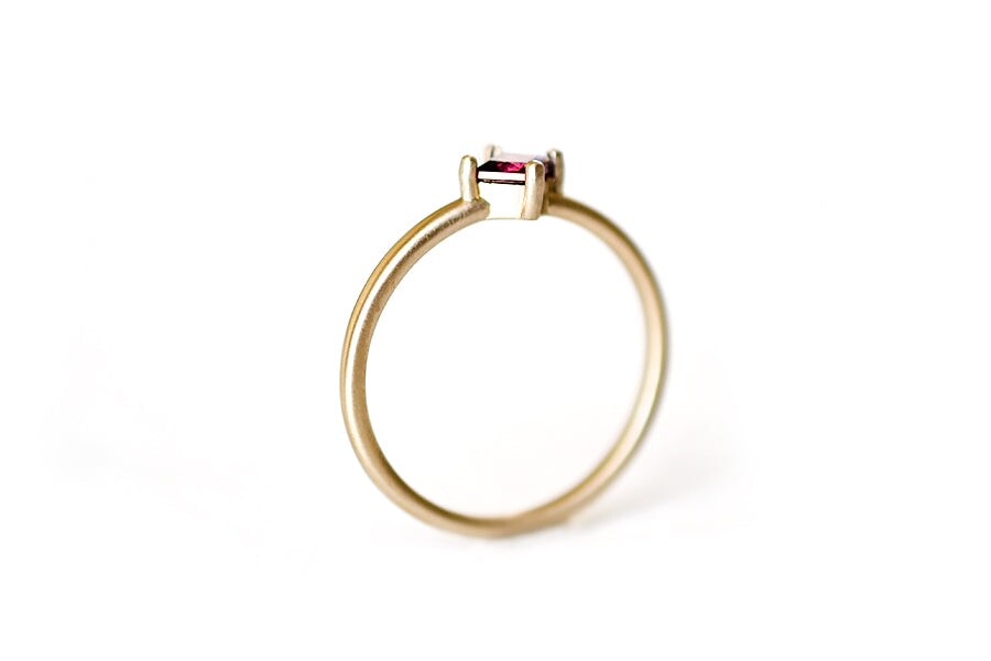 Tavi Garnet Ring Andrea Bonelli 