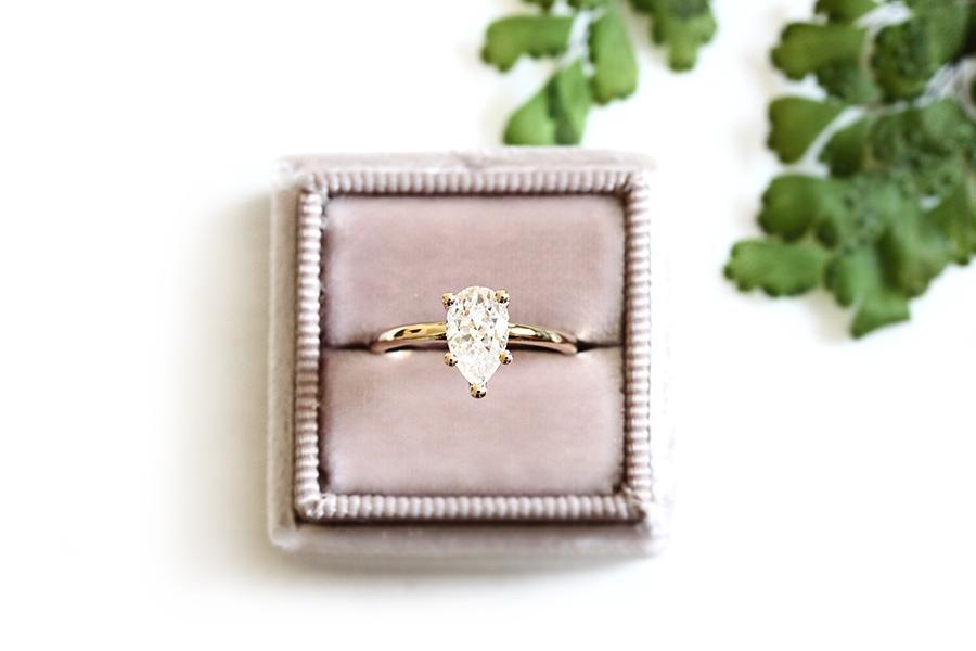 Isa pear moissanite ring Andrea Bonelli 