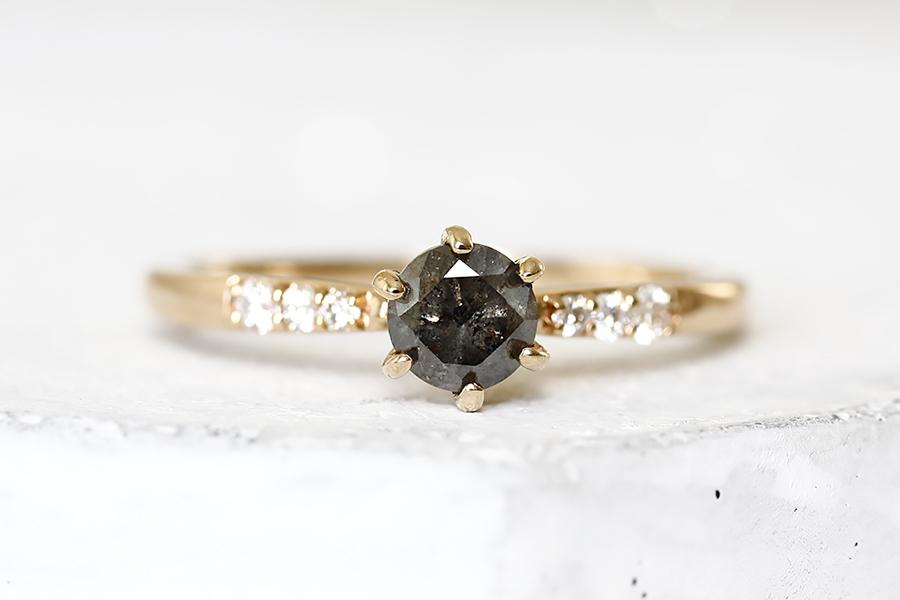 Mari Salt & Pepper Diamond Ring Andrea Bonelli 