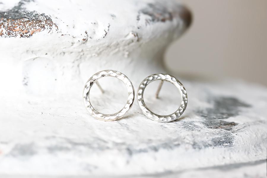 Lacuna Circle Studs Andrea Bonelli Jewelry 